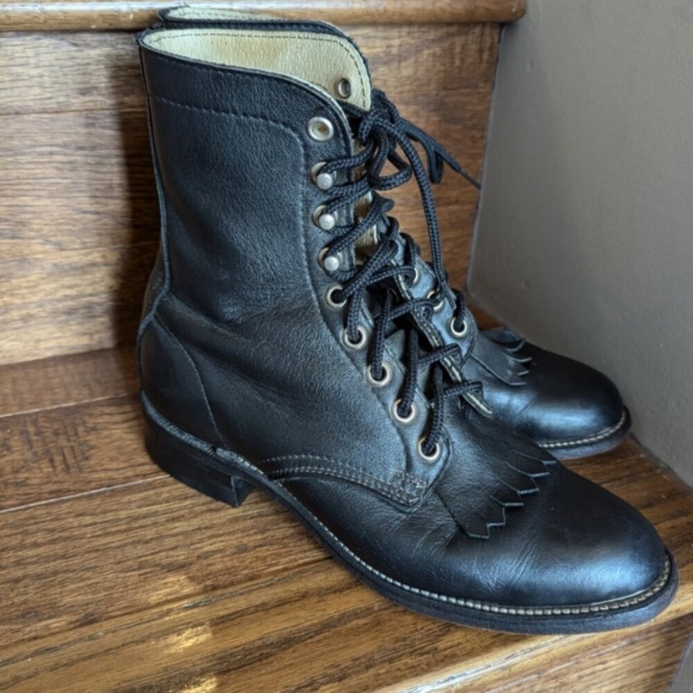 Vintage Biltrite Lace up Kiltie Leather Boots. Women’s  7, youth Sz 5.5